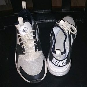 Kids nike huarache sneakers